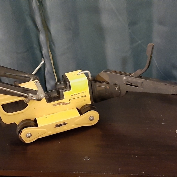 TONKA TRACTOR - Picture 2 of 4